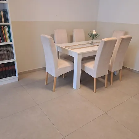 Kernsaniert Barrierefrei Apartment